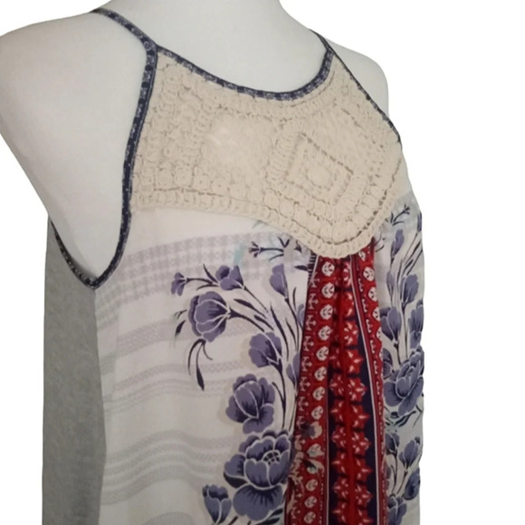 Altar'd State Boho Crochet Detail Style Top Beachy Floral Size Small - Picture 4 of 6